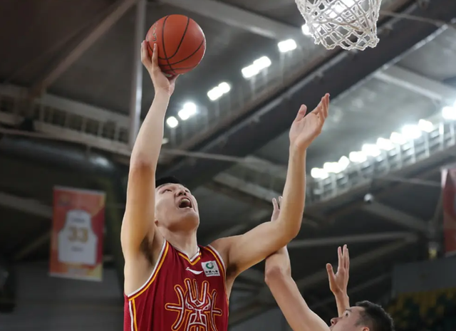 连续2场0分！单场25+15神塔变废塔 主教练未用好他？