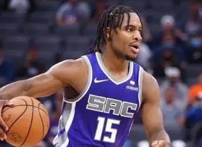 乐鱼app-乐鱼(官方)体育官方网站-LEYU SPORT-福克斯伤退国王仍取连胜 小史密斯在黄蜂涅槃重生