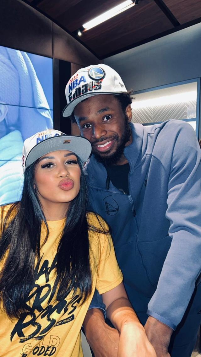 维金斯一家四口生活美满：曾为比赛推迟女友剖腹产